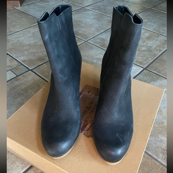 Ralph Lauren Women’s ankle boots, leather, black, size 7.5 US, new never worn - Picture 3 of 9
